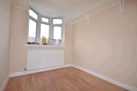 Windermere Avenue, Merton, SW19 - Photo 2