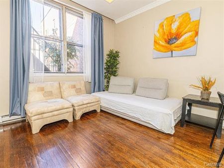 329 Rue du Square St Louis - Photo 3