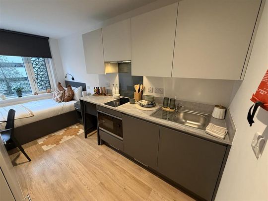 Studio to rent - Photo 1