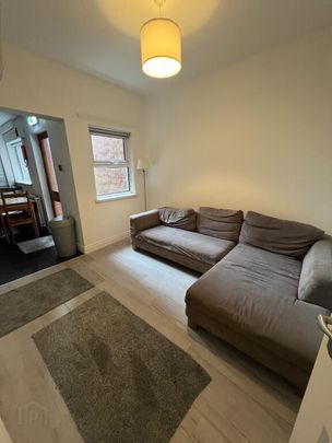 Donegall Road, Room 4, ROOM 5 All Bills Included, Belfast, BT12 5NA - Photo 1