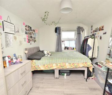 4 bedroom terraced house to rent - Photo 5
