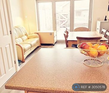 3 bedroom terraced house to rent - Photo 2