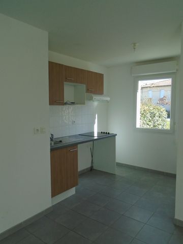 Location Appartement 3 pièces 65m² LAUNAGUET 31140 - Photo 2