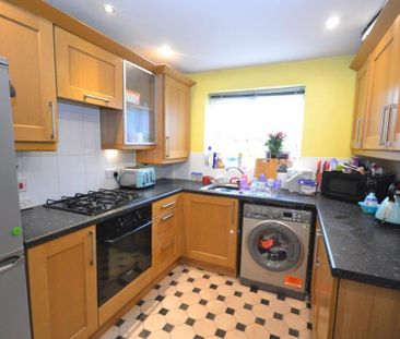 2 bedroom end of terrace house to rent - Photo 4