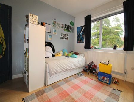 3 Bedroom Semi Detached To Let - Photo 5