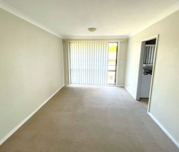 Cosy Unit in Convenient Location! - Photo 3