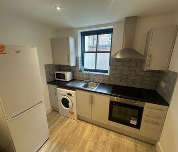 1 bedroom flat to rent - Photo 2