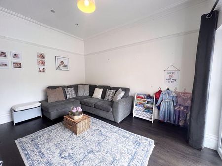 4 bedroom property to rent - Photo 2