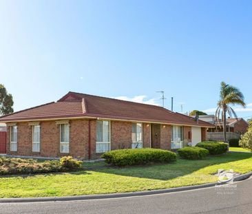 LOW-MAINTENANCE LIVING WITH OUTDOOR APPEAL. - Photo 1