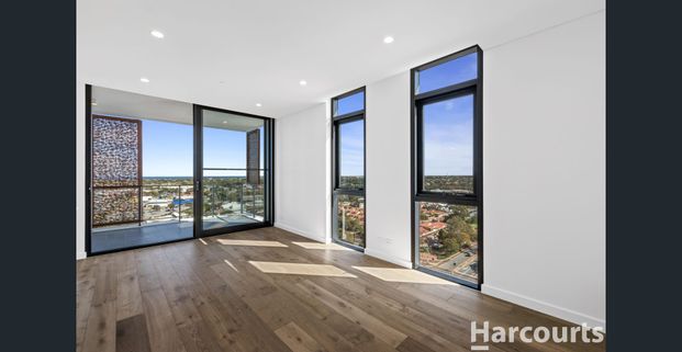 LUXURY APARTMENT LIVING IN THE HEART OF JOONDALUP - Photo 1