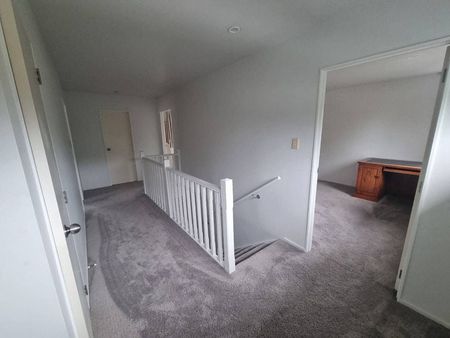 Charming 4BR Home in Mt Roskill - Photo 4