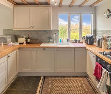 Charlecote, Warwick - Photo 6