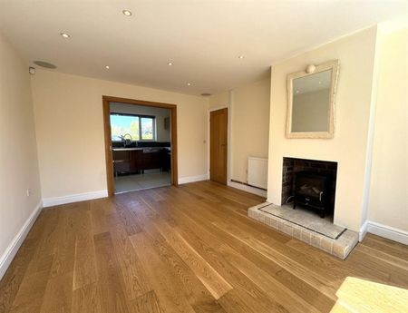 1 Bedroom Semi Detached To Let - Photo 2