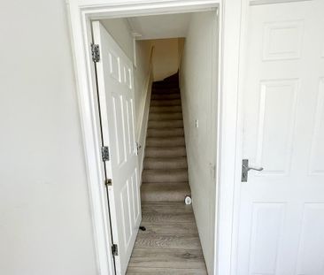 3 bedroom flat to rent - Photo 2