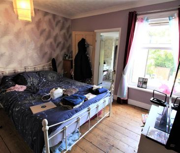 2 bedroom terraced house to rent - Photo 2