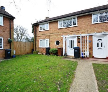 3 bedroom House - AUTUMN GROVE, WELWYN GARDEN CITY - Photo 1