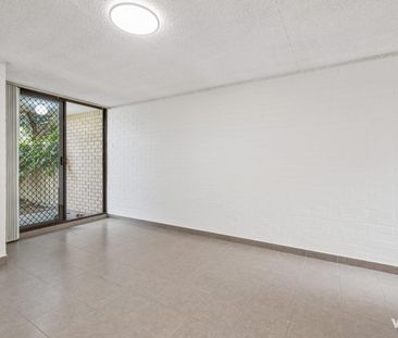 Character-Filled 2 Bedroom Unit - Photo 2