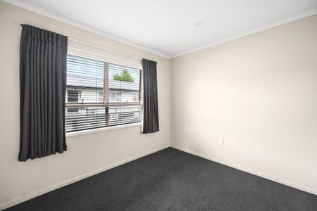 Located in a sought-after area along River Road, this well-presented home offers comfort, convenience, and plenty of space both inside and out. - Photo 3