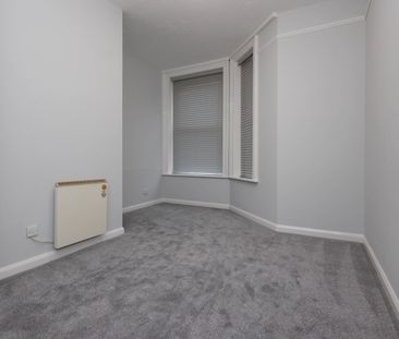 1 bed flat to rent in Fir Vale Road, Bournemouth, BH1 - Photo 4