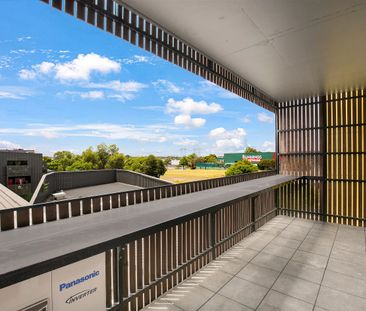 SPACIOUS 2 BEDROOM 2 BATHROOM APARTMENT WITH LARGE BALCONY - Photo 5