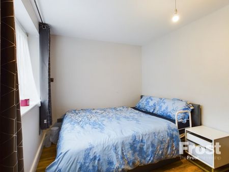 Pickwick Close, Hounslow,TW4 - Photo 5