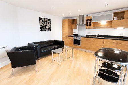 1 bedroom flat to rent - Photo 2