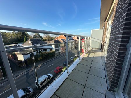 Gerenoveerd appartement met terras, garage en 2 slaapkamers in Tongeren - Foto 2