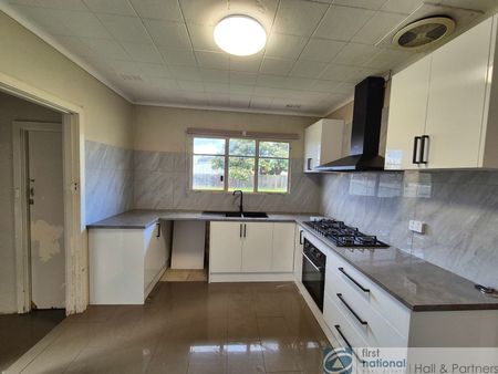 Well looked after home - Photo 3