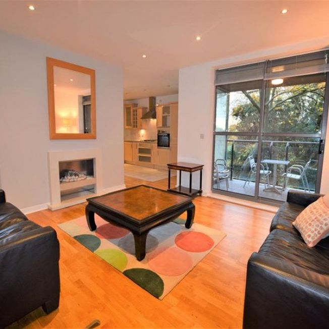 2 Bedroom Apartment To Let - Photo 1