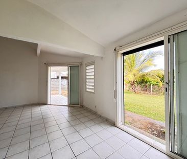 Location Maison 4 pièces 79m² LES ABYMES 97139 - Photo 5