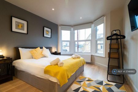 3 bedroom flat to rent - Photo 5