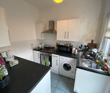 3 bedroom private hall to rent - Photo 6