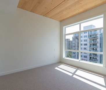 601-128 8th Street East, North Vancouver - Photo 1