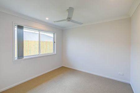 Brand-New Family Home in Park Lane Reserve! - Photo 4