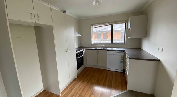 Modern Four-Bedroom Family Home! - Photo 1