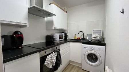 2 bedroom flat to rent - Photo 4