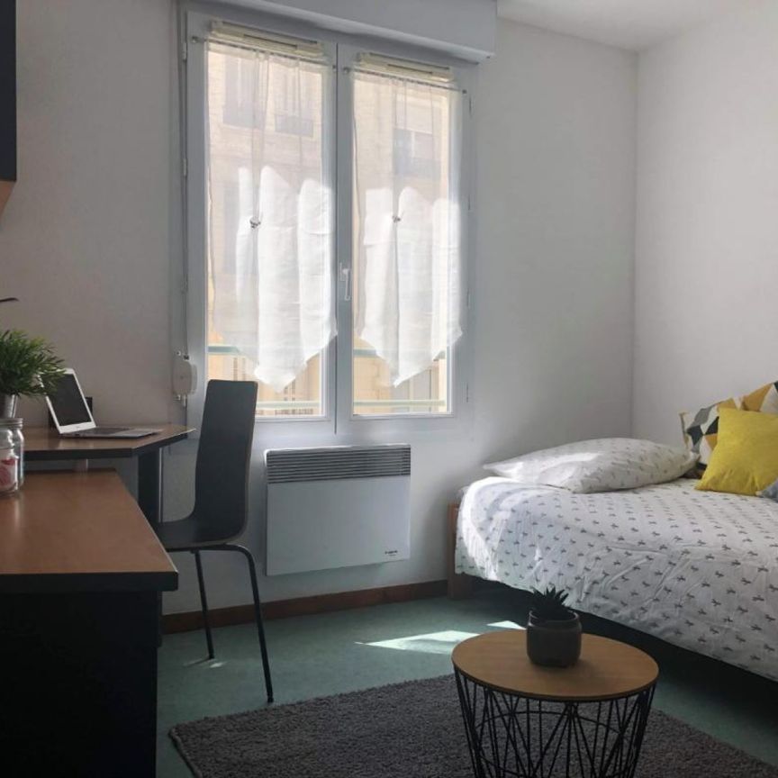 STUDIO MEUBLE A LOUER A SAINT ETIENNE - Photo 1