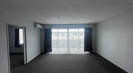 Charming 3-Bedroom Home - Photo 3