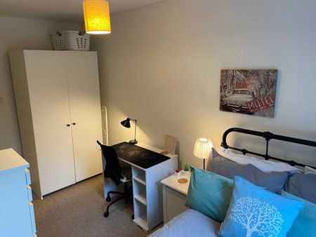 1 bedroom in a house share to rent - Photo 5