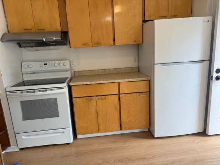 For Lease - 191 Burndale Avenue, Toronto, Ontario - Photo 4