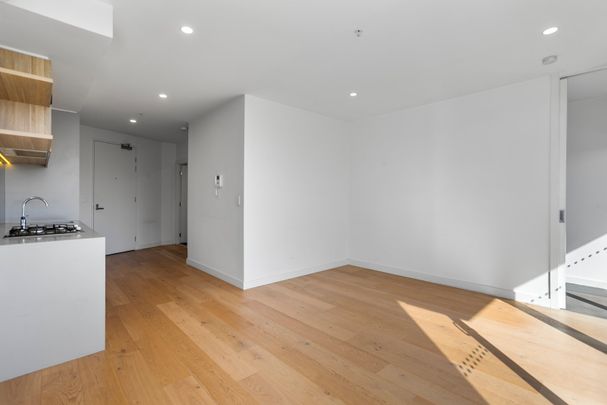 Register to Inspect / Contemporary 1-Bedroom Apartment with Secure Parking & Private Balcony – Lifestyle Meets Convenience - Photo 1