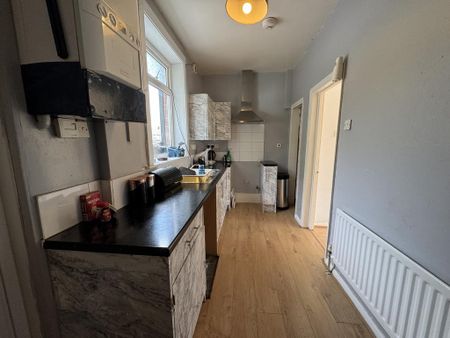 3 bedroom terraced house to rent - Photo 5