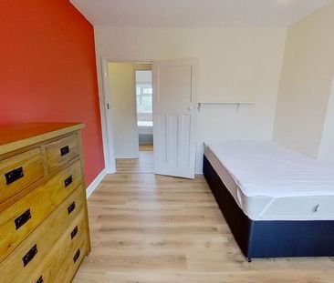 3 bedroom detached house to rent - Photo 2