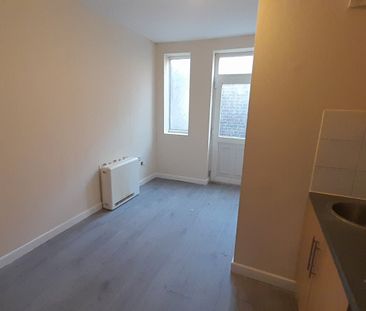 DN4, Doncaster - Photo 4