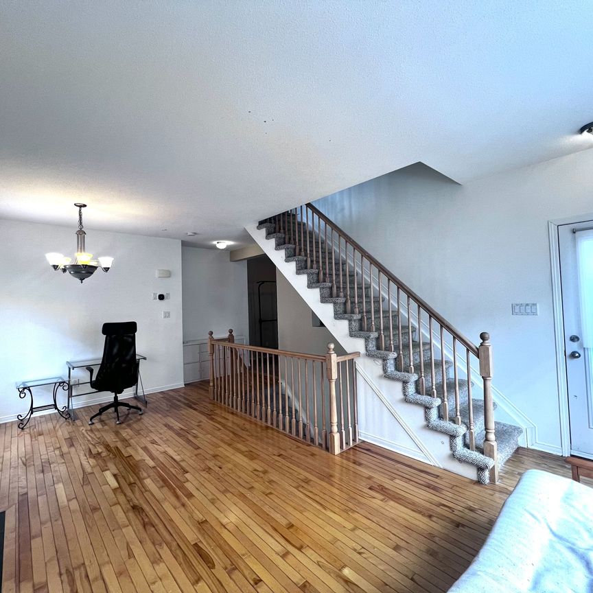 For Lease - 119 Songbird Private, Bells Corners and South to Fallowfield, Ontario - Photo 1