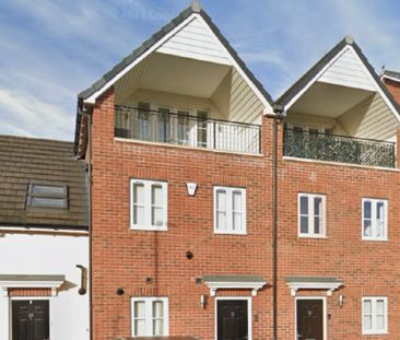 3 Bed, 2.5 Bath Townhouse in Castleford - Photo 1