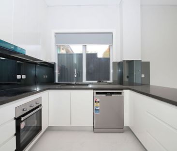 4 Bedroom Duplex - Photo 5