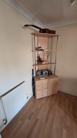 1 bedroom in a house share to rent - Photo 2