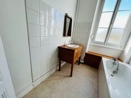 Location Maison 6 pièces 126m² - Photo 3