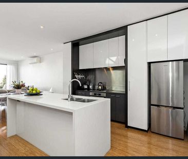 Presentation Perfection, Prized Position, Panoramic Views - Option to lease Semi-Furnished - Photo 4